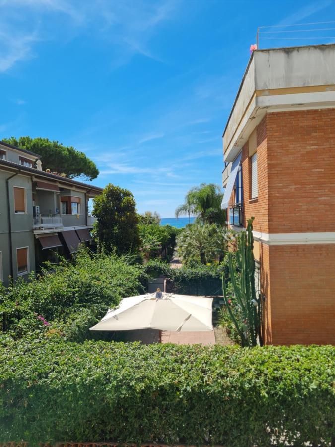 Waterfront Apartment - Terracina Esterno foto